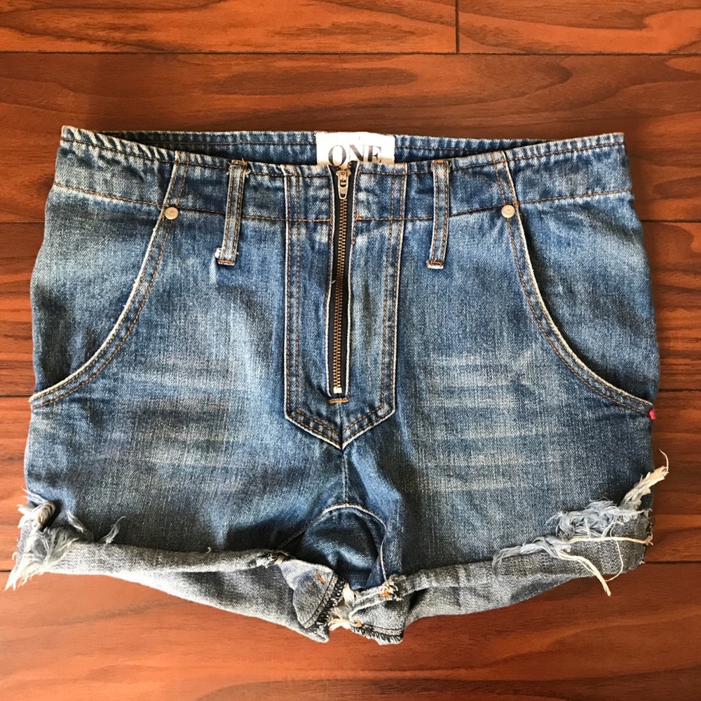 Denim cut off short